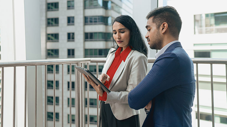 Mobile Banner People at Work 2023